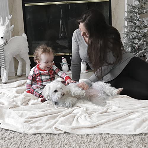 GentleSoft Fleece Throw XL Blanket White (04 - White / Throw XL (50" X 70"))