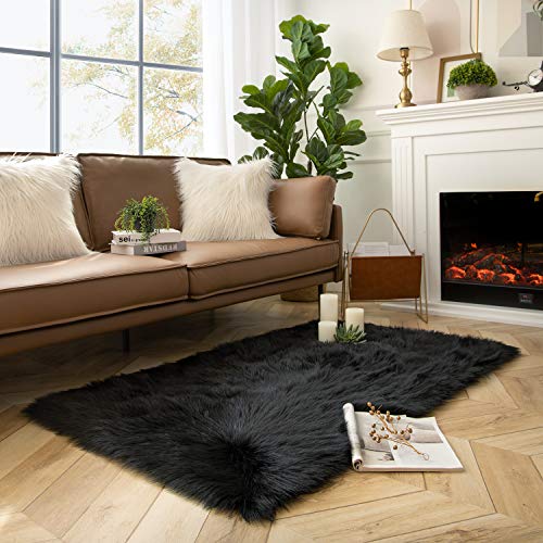 Ashler faux fur rug (5' x 3' (Rectangular) / C-black)