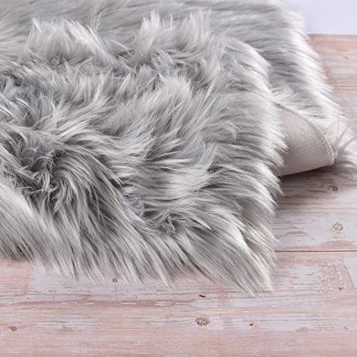Light Grey Furry Washable Sheepskin Fur Area Rugs for Living Room Faux Fluffy Fur Rug for Bedroom Nursery Rug 4x6 Rectangle Rugs (4' x 6' (Rectangular) / Silver Grey)