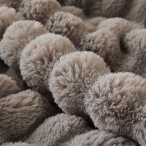 Soft Bubble Faux Fur Throw Blanket (Grey / 60“x80”)