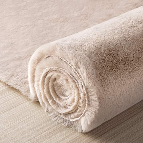 Ashler Faux Fur Rug (3' (Round) / Beige)