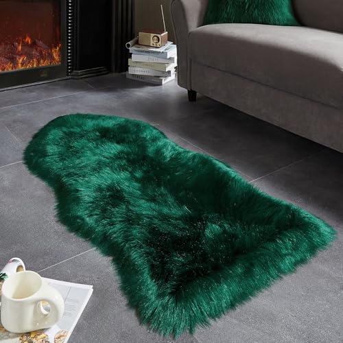 Faux Fur Rug Dark Green Area Rug (2' x 4' (Sheepskin) / Dark Green)