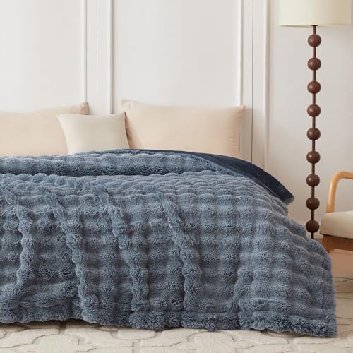 Soft Bubble Faux Fur Throw Blanket (Cationic Dark Blue / 60“x80”)