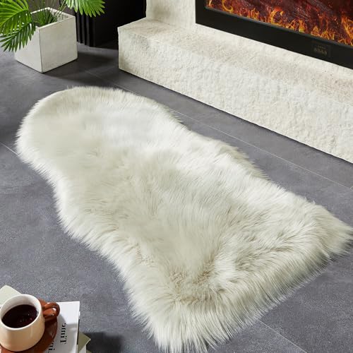 Faux Fur Rug Light Grey Area Rug (2' x 4' (Sheepskin) / Light Grey)