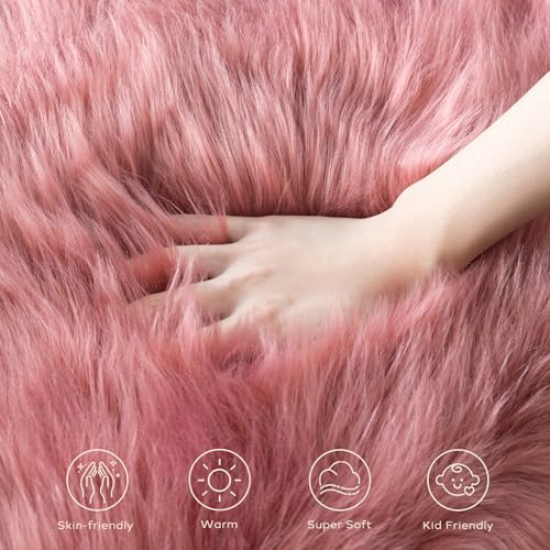 Ashler Faux Fur Rug (3 x 3 ft / C-blush Pink)