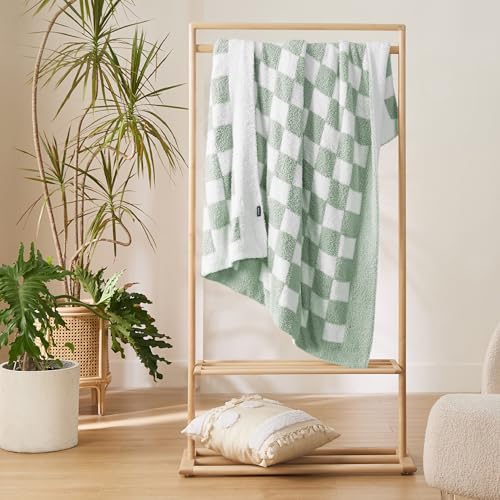 GentleSoft Checkered Throw Blanket for Couch (09 - Checkered Green / Throw (50" X 60"))