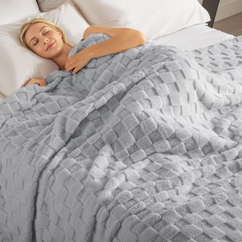 3D Checkered Fleece King Blanket for Bed (Light Grey / King (104"x90"))