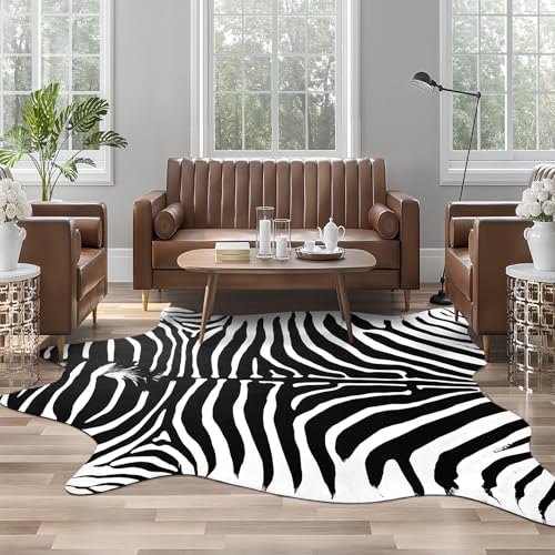 Faux Zebra Rug (5'2" x 4'7" (5.2x4.6 ft) / Black and White)