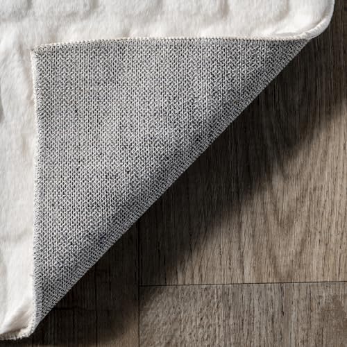 Nia White Geometric Washable Area Rug (Nia White / 5' x 7'6" (Oval))