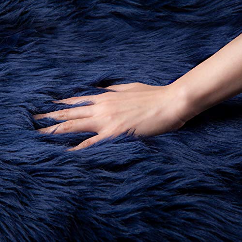 Ashler Faux Fur Rug (6' x 2' (Irregular) / C-navy Blue)