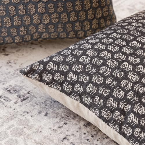 Decorative Floral Print Throw Pillow Covers 22×22 Inch (22" x 22" (Pack of 2) / Black Sand)