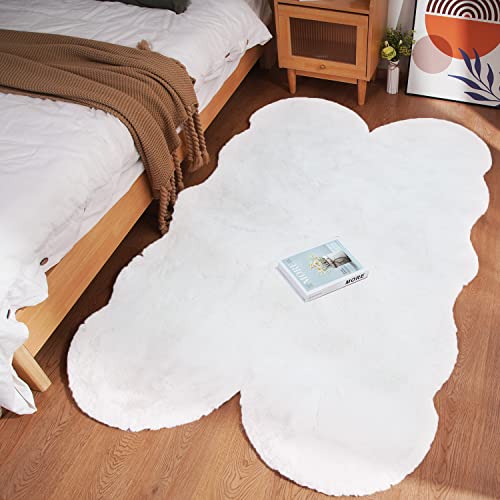 Soft Faux Sheepskin Fur Rug 4x6 White Fluffy Bedside Rug Plush Shag Nursery Rugs Carpet Area Rug for Living Room Bedroom Playing Room Decor (White / 4*6 Sheepskin)