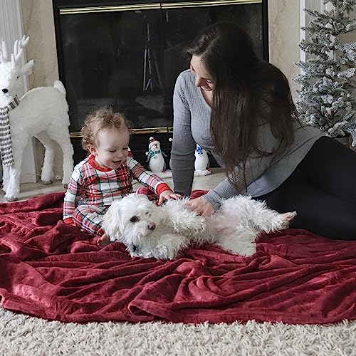 GentleSoft Fleece Throw XL Blanket Red (Red / Throw XL (50" X 70"))