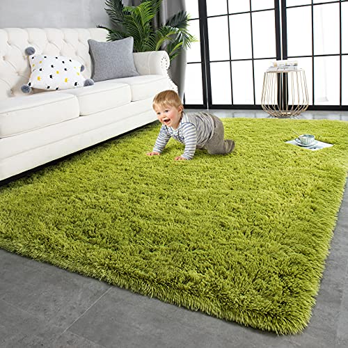 Super Soft Shaggy Rugs Fluffy Carpets (4 ft x 5.9 ft / Green)