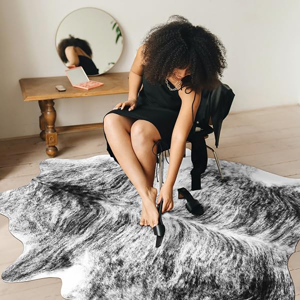 Western Faux Cowhide Rug (4' x 3' (4x3 ft) / Black / Grey)