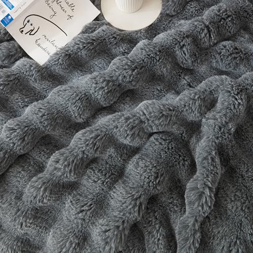 Soft Bubble Faux Fur Throw Blanket (Cationic Light Grey / 60“x80”)