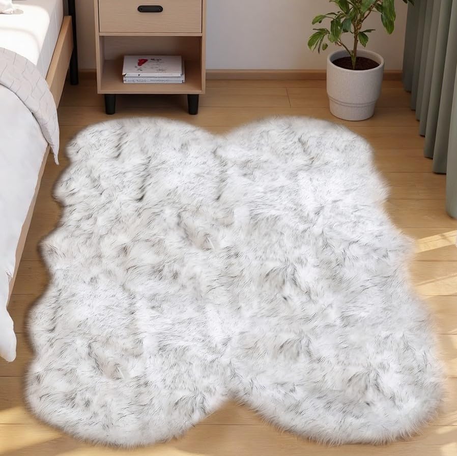 Faux Sheepskin Fur Rug 4x6 Fluffy Fuzzy Furry Carpet White with Grey Tips Shaggy Rug for Bedroom Living Room Bedside Plush Washable Sheepskin (4' x 6' (Sheepskin) / White and Grey Tips)
