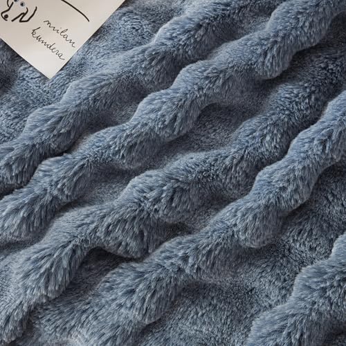 Soft Bubble Faux Fur Throw Blanket (Cationic Dark Blue / 60“x80”)