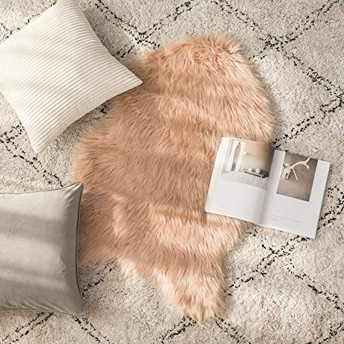 Fluffy Area Rug 2x3 ft Faux Fur Sheepskin Rug for Bedroom Khaki (2' x 3' (Rectangular) / Khaki)